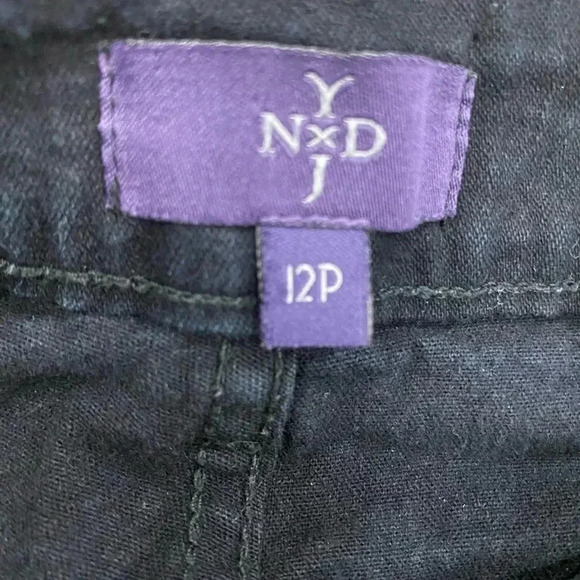 NYDJ BLACK JEANS WITH STRETCH. 12P - Picture 3 of 12